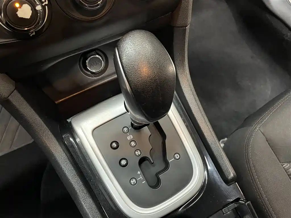 Citroen Citroën C4L 2014 1.8L Automatic Style Edition 2015 - thumbnail 12