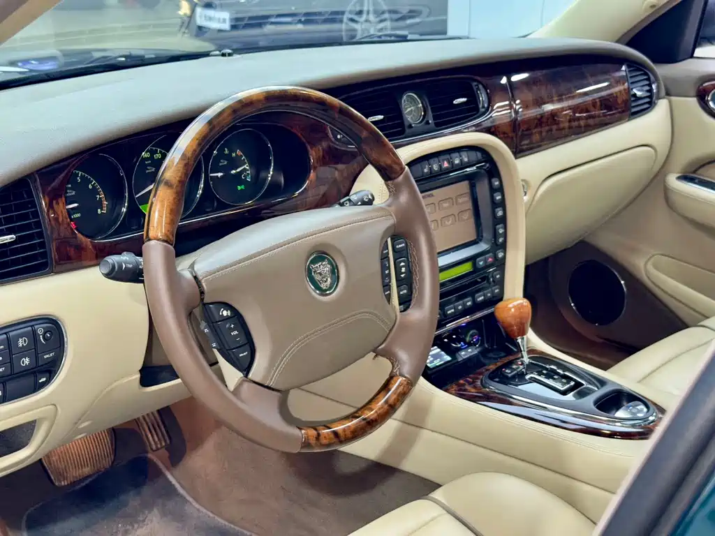 Jaguar Jaguar XJ 2007 XJ8L 4.2 RWD Long Wheelbase 2006 - thumbnail 6