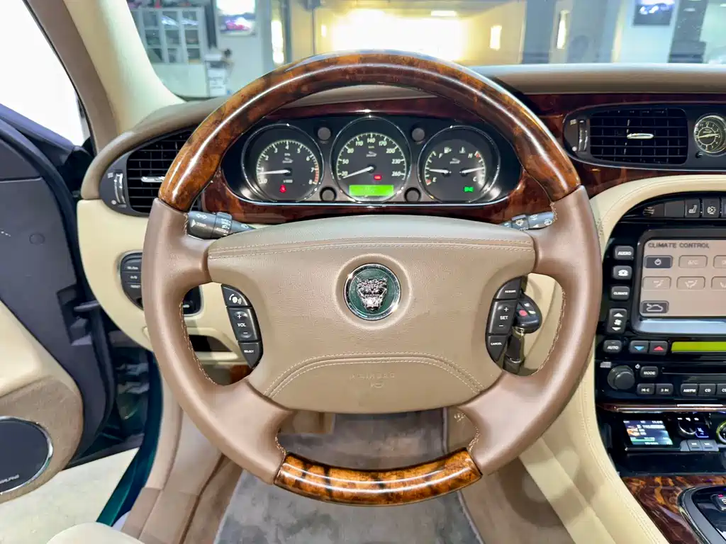Jaguar Jaguar XJ 2007 XJ8L 4.2 RWD Long Wheelbase 2006 - thumbnail 7