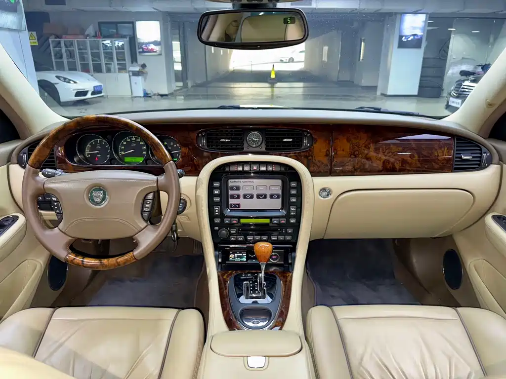 Jaguar Jaguar XJ 2007 XJ8L 4.2 RWD Long Wheelbase 2006 - thumbnail 18