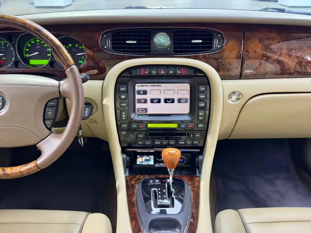 Jaguar Jaguar XJ 2007 XJ8L 4.2 RWD Long Wheelbase 2006 - thumbnail 19