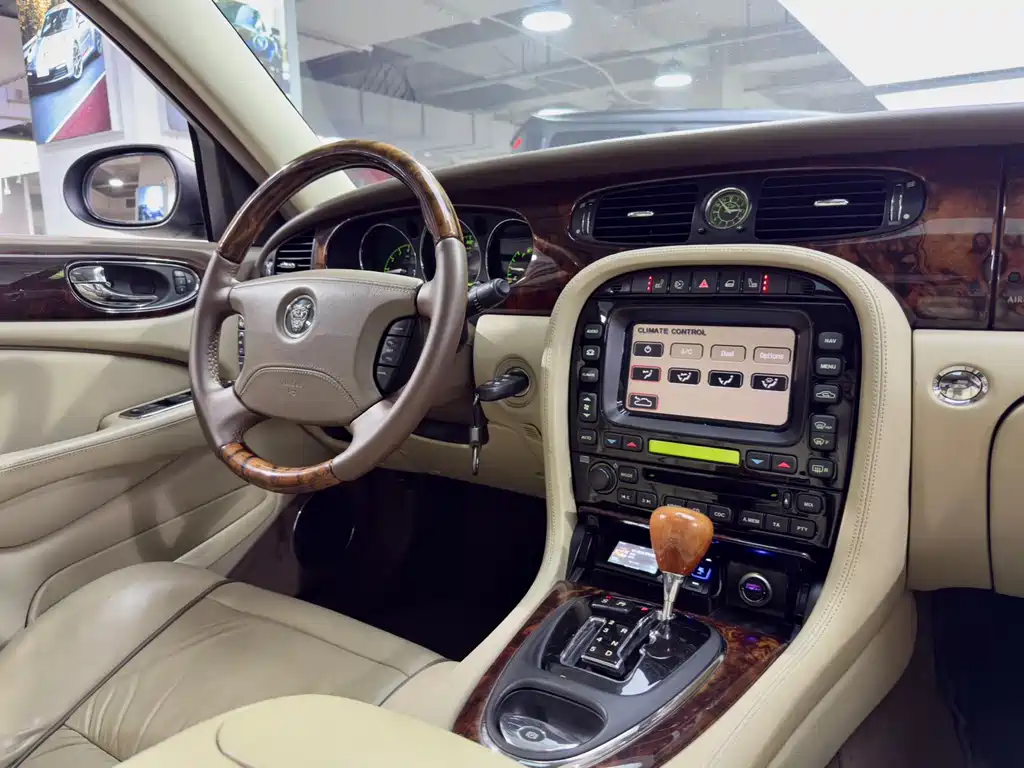 Jaguar Jaguar XJ 2007 XJ8L 4.2 RWD Long Wheelbase 2006 - thumbnail 22