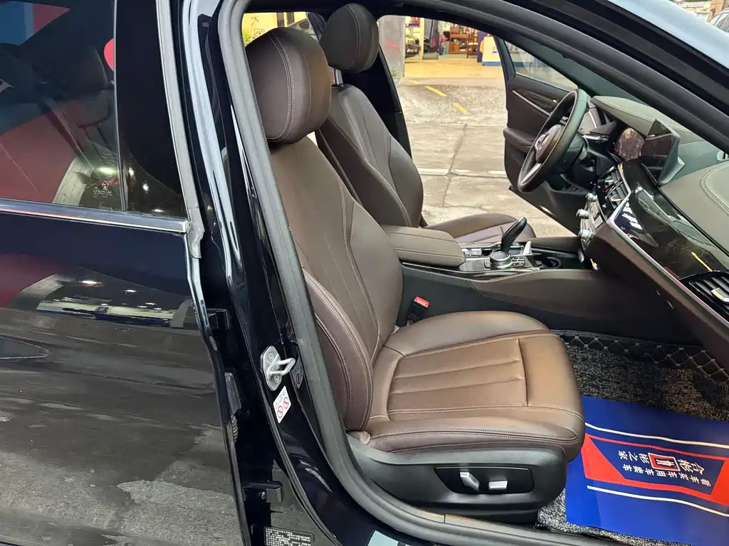 BMW BMW 5 Series 2020 525Li M Sport Package 2020 - thumbnail 18