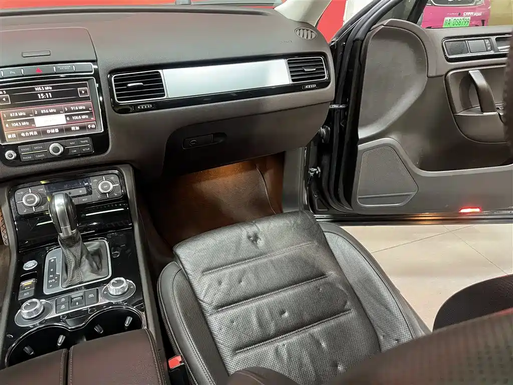 Volkswagen Volkswagen Touareg 2017 3.0 TSI Explorer Edition 2017 - thumbnail 9