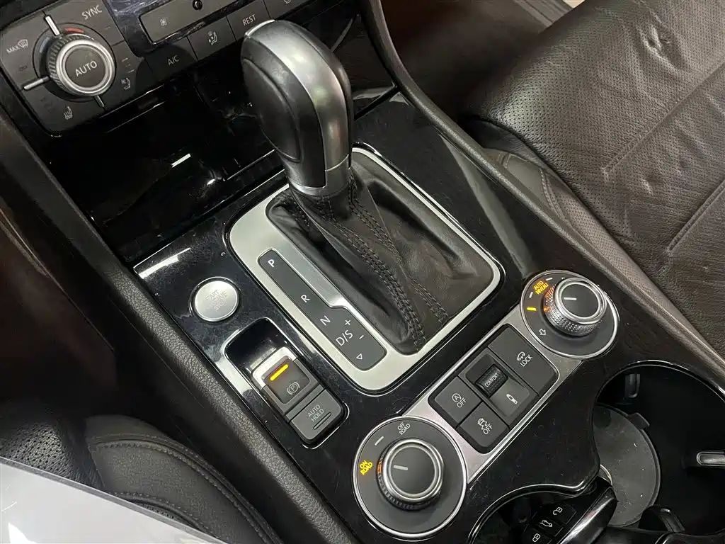 Volkswagen Volkswagen Touareg 2017 3.0 TSI Explorer Edition 2017 - thumbnail 12