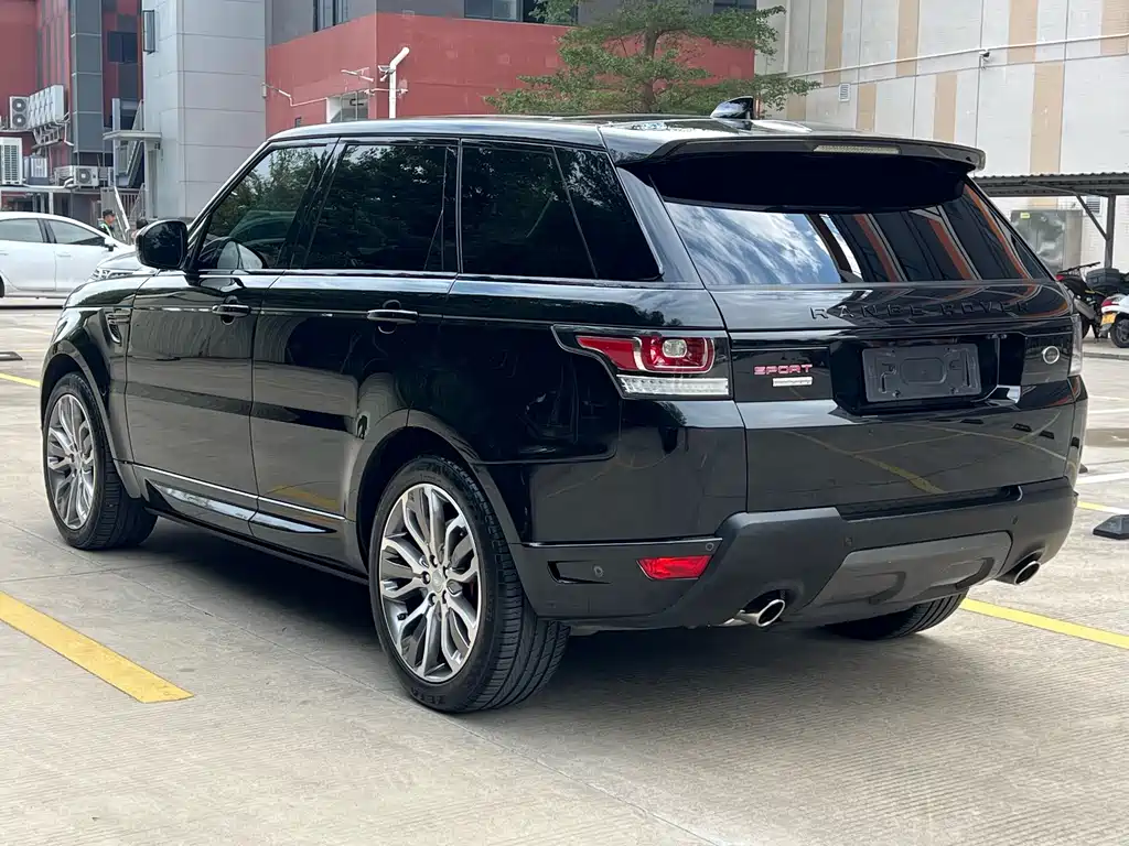 Land Rover Range Rover Sport 2017 3.0 SC V6 Dynamic SE Distinguished Edition 2018 - thumbnail 5