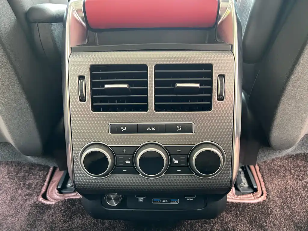 Land Rover Range Rover Sport 2017 3.0 SC V6 Dynamic SE Distinguished Edition 2018 - thumbnail 14