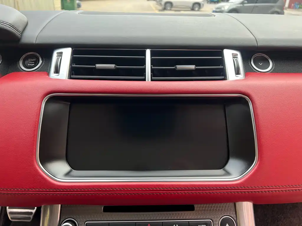 Land Rover Range Rover Sport 2017 3.0 SC V6 Dynamic SE Distinguished Edition 2018 - thumbnail 15