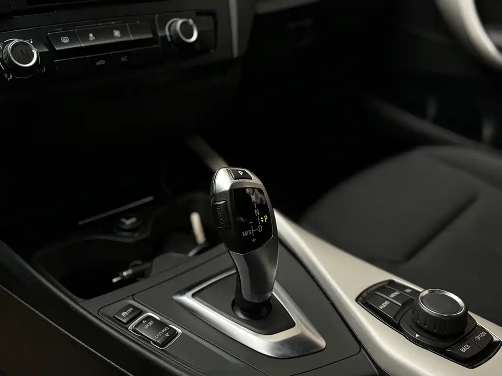 BMW BMW 1 Series Import 2013 Model Facelift 116i Leading Edition 2014 - thumbnail 17