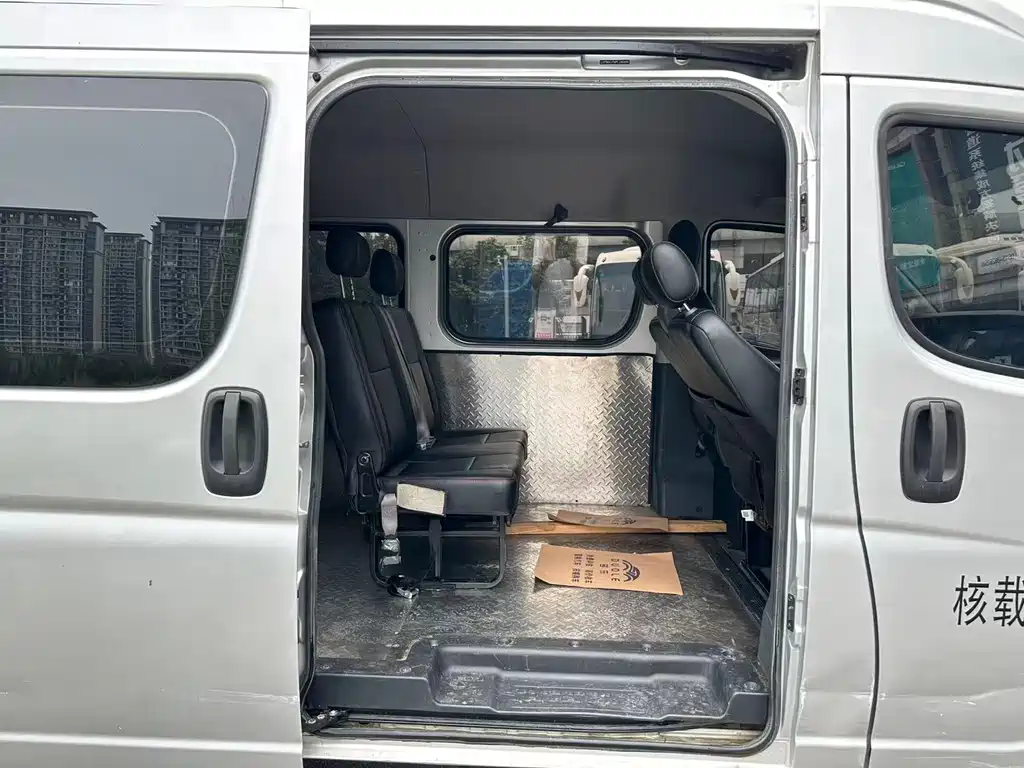 Dongfeng Yufeng Yufeng 2023 V9+ 2.0T Automatic Front-Wheel Drive Multi-Purpose Short Wheelbase Medium Roof 5/6 Seats 2023 - thumbnail 6