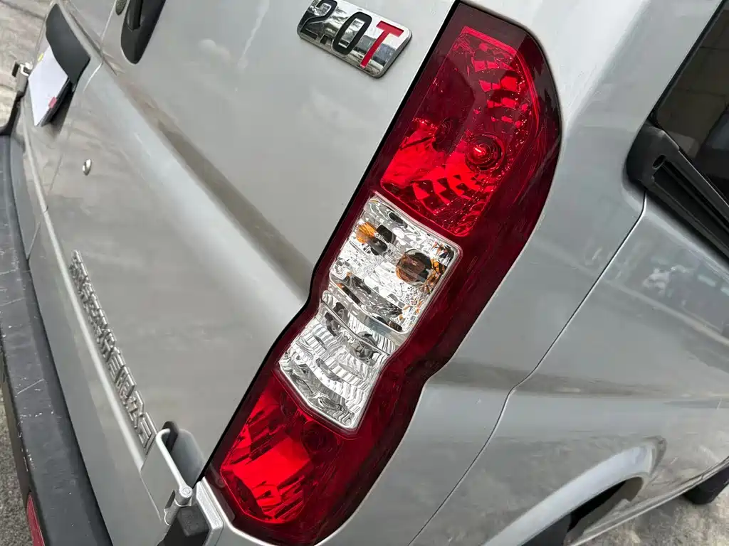 Dongfeng Yufeng Yufeng 2023 V9+ 2.0T Automatic Front-Wheel Drive Multi-Purpose Short Wheelbase Medium Roof 5/6 Seats 2023 - thumbnail 14