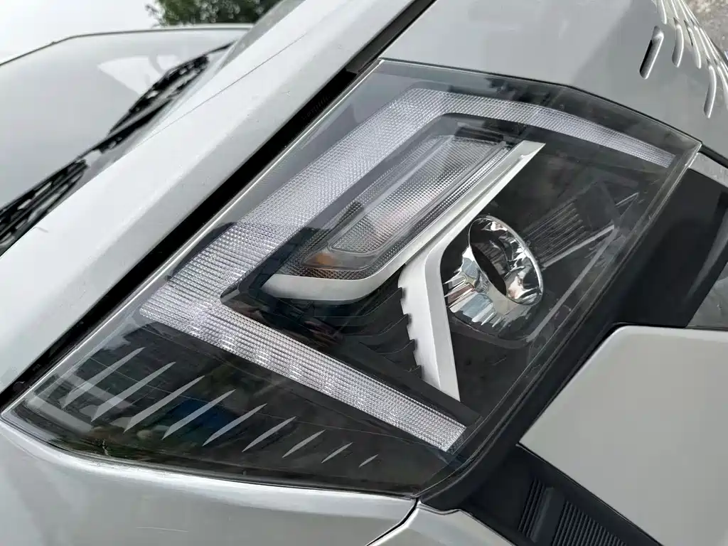 Dongfeng Yufeng Yufeng 2023 V9+ 2.0T Automatic Front-Wheel Drive Multi-Purpose Short Wheelbase Medium Roof 5/6 Seats 2023 - thumbnail 15
