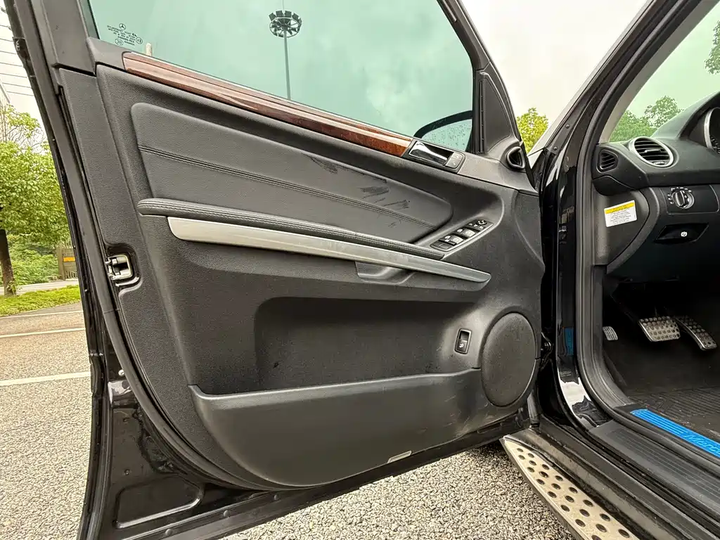 Mercedes-Benz Mercedes-Benz M-Class 2010 ML 350 4MATIC Luxury Edition 2010 - thumbnail 7