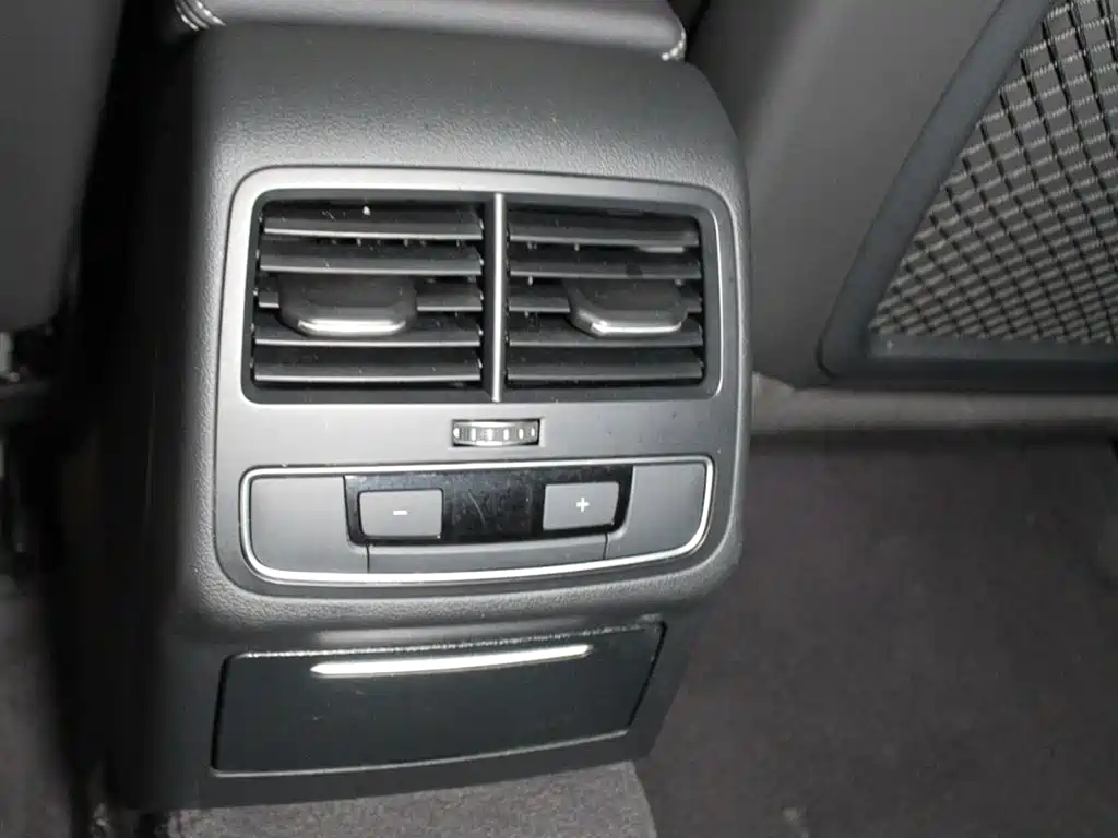 Audi Audi A4L 2022 40 TFSI Premium Dynamic Edition 2023 - thumbnail 12
