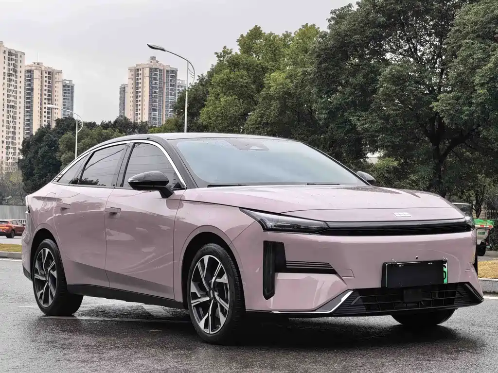 Geely Galaxy Geely Galaxy L6 2024 Model 125km Creative Edition 2024 - thumbnail 3