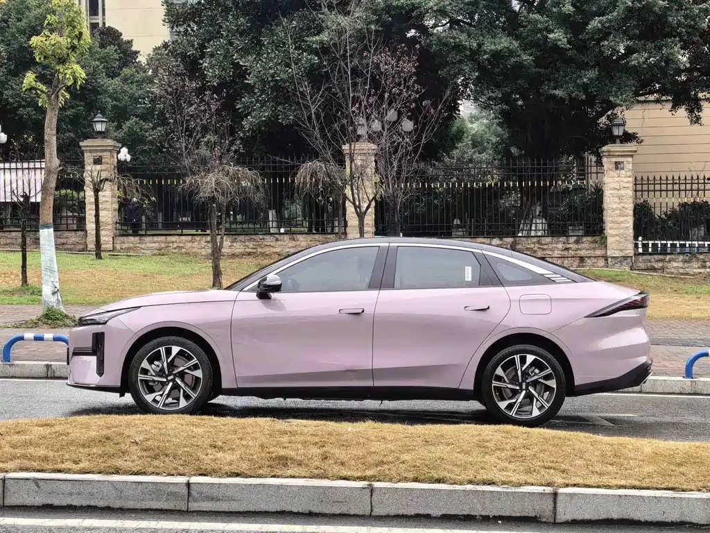 Geely Galaxy Geely Galaxy L6 2024 Model 125km Creative Edition 2024 - thumbnail 13