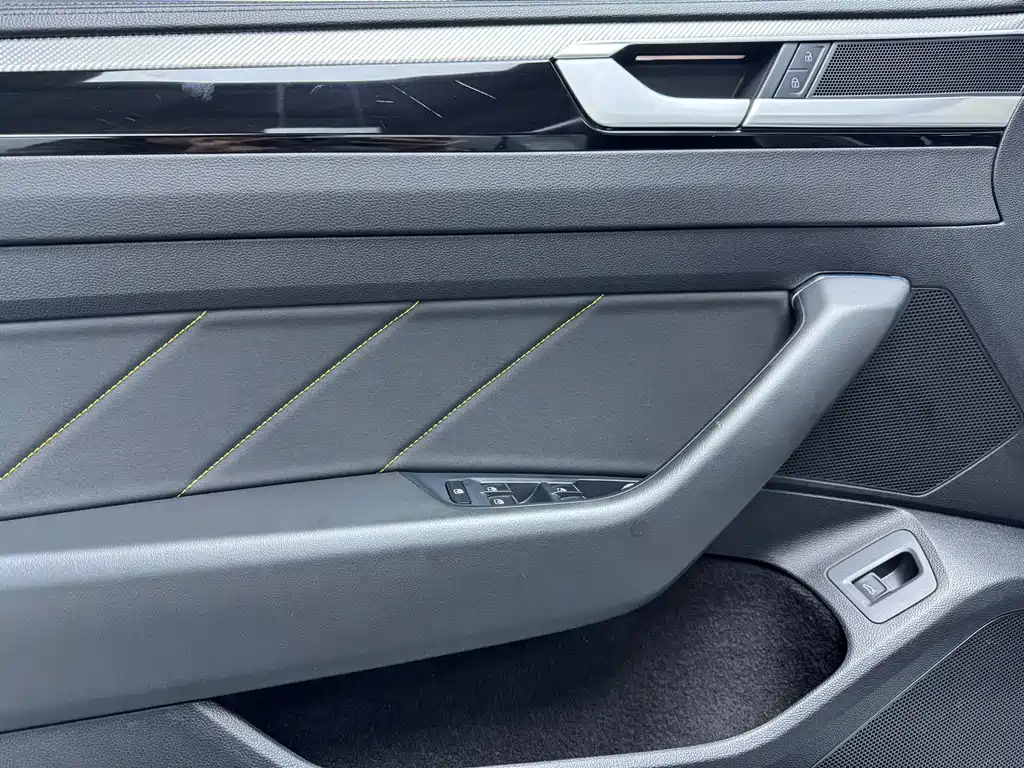 Volkswagen Faw-Volkswagen CC 2023 380TSI Dazzling Edition 2023 - thumbnail 5