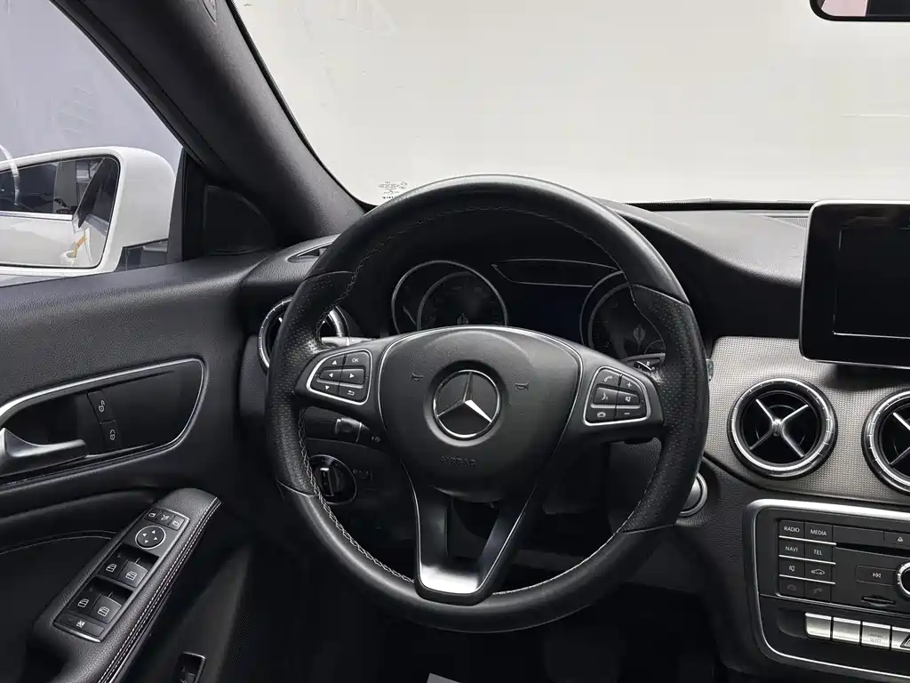 Mercedes-Benz Mercedes-Benz CLA (Imported) 2016 Model Facelift CLA 200 Sport Edition 2017 - thumbnail 9