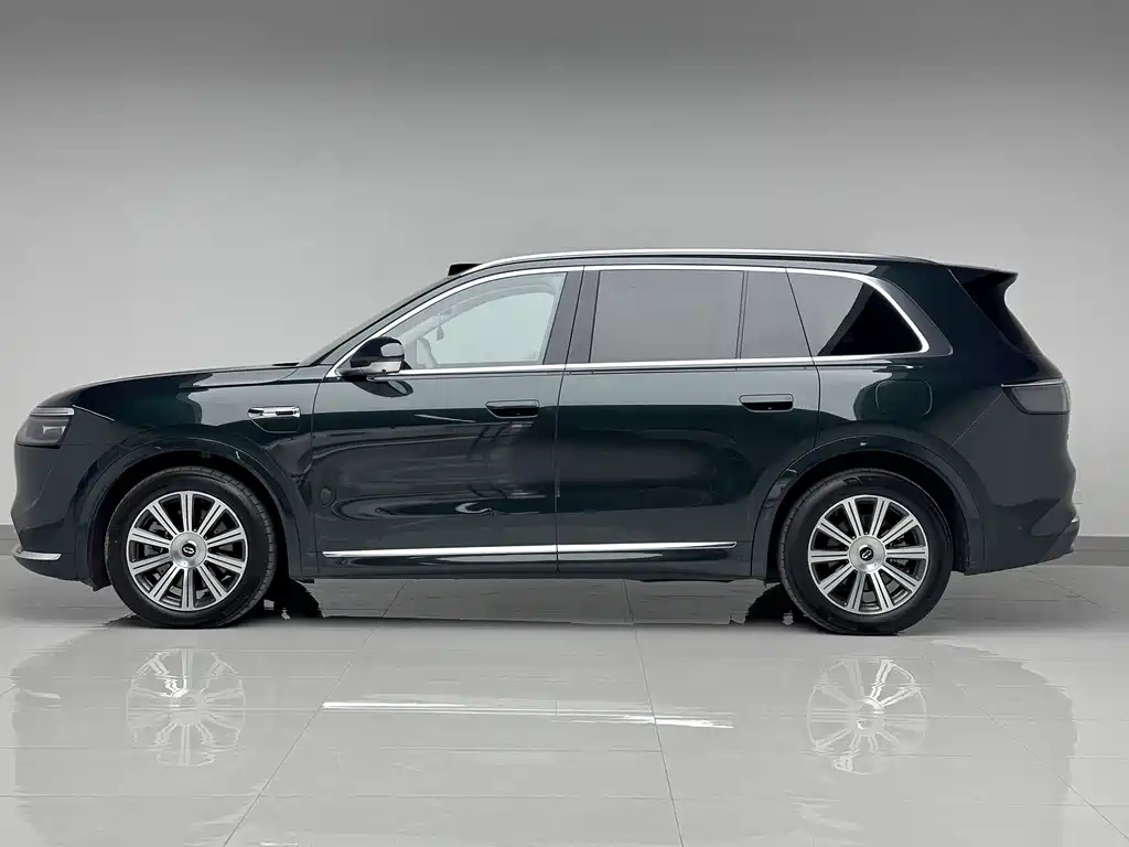 AITO Aito M8 2025 Extended Range Max+ 53.4kWh 6-seater 2025 - thumbnail 5