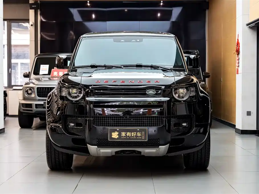 Land Rover Land Rover Defender 2024 110 5.0T V8 2025 - thumbnail 2