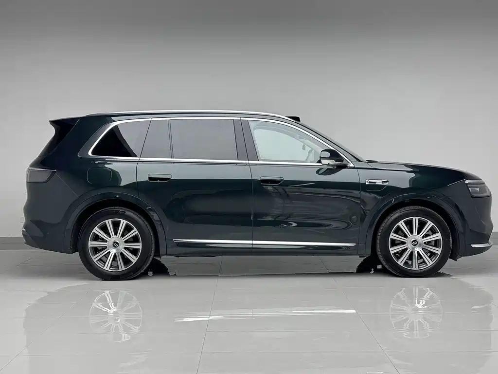 AITO Aito M8 2025 Extended Range Max+ 53.4kWh 6-seater 2025 - thumbnail 7