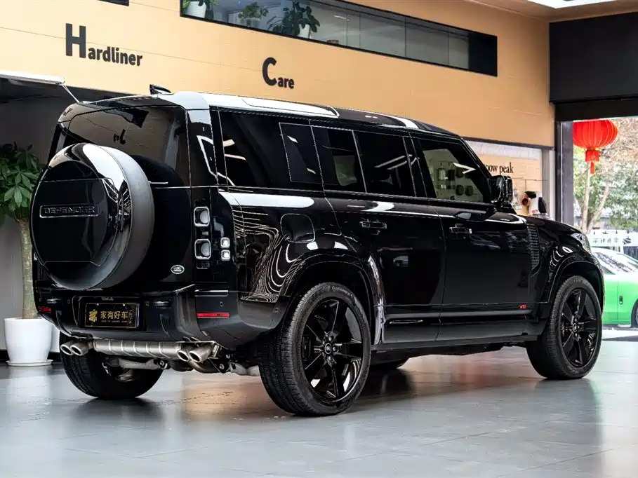 Land Rover Land Rover Defender 2024 110 5.0T V8 2025 - thumbnail 4