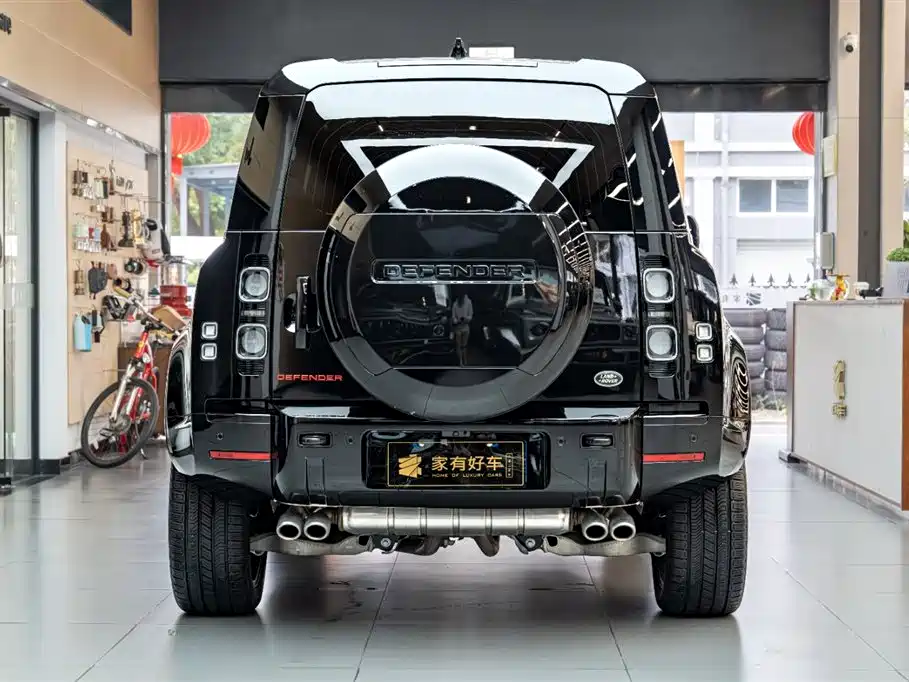 Land Rover Land Rover Defender 2024 110 5.0T V8 2025 - thumbnail 5
