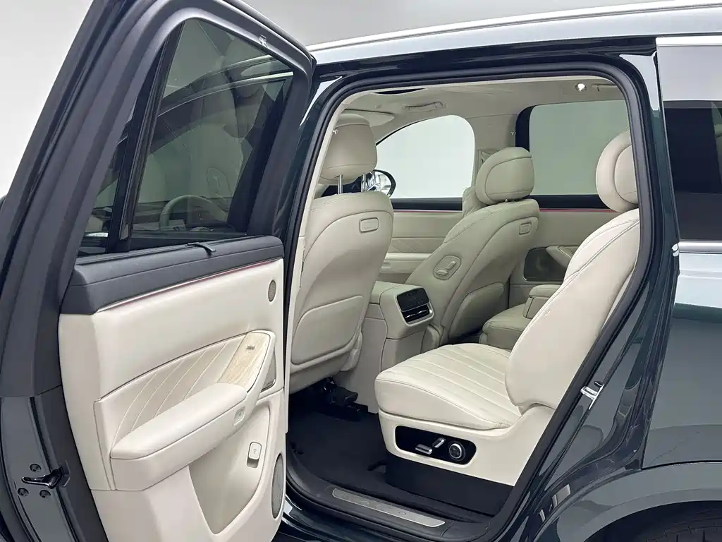 AITO Aito M8 2025 Extended Range Max+ 53.4kWh 6-seater 2025 - thumbnail 11