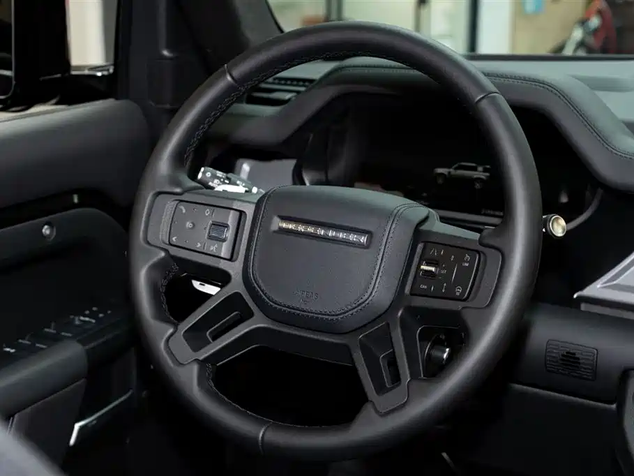 Land Rover Land Rover Defender 2024 110 5.0T V8 2025 - thumbnail 11