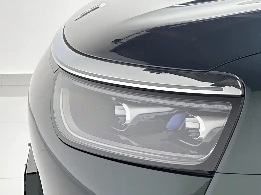 AITO Aito M8 2025 Extended Range Max+ 53.4kWh 6-seater 2025 - thumbnail 15