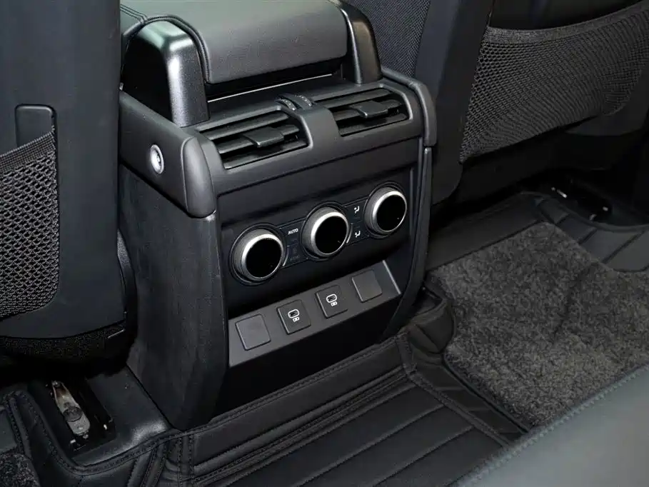 Land Rover Land Rover Defender 2024 110 5.0T V8 2025 - thumbnail 17