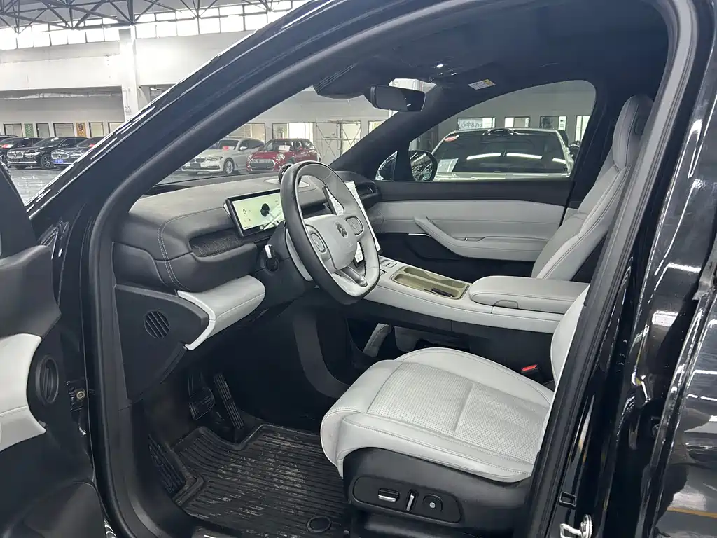 NIO NIO ES6 2024 75kWh 2024 - thumbnail 4