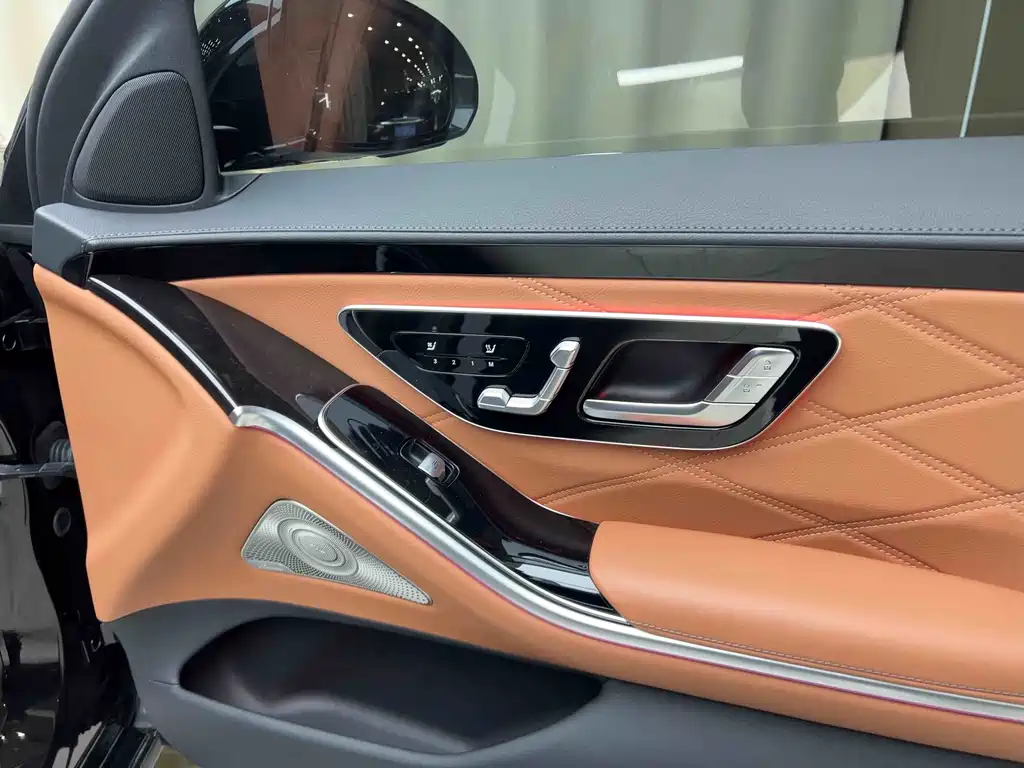Mercedes-Benz Maybach S-Class 2021 S 480 4MATIC 2021 - thumbnail 4