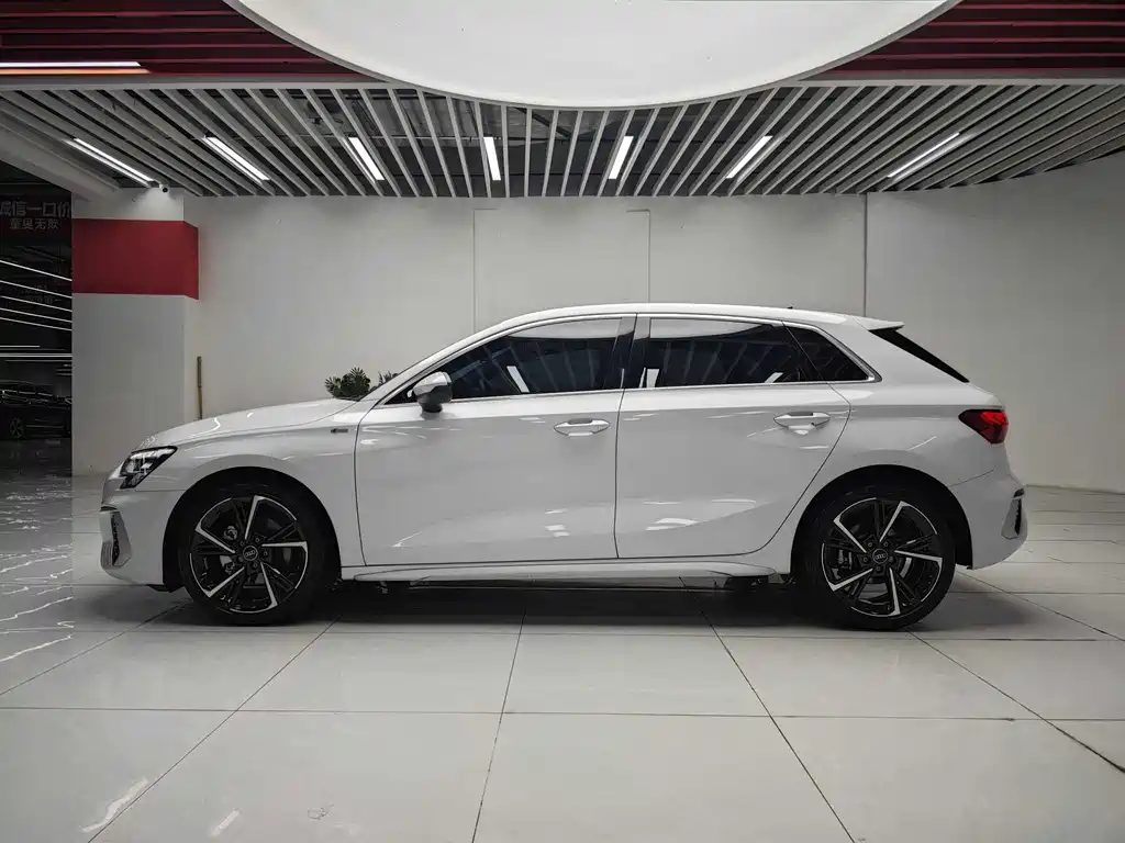 Audi Audi A3 Sportback 35 TFSI 2022 Fashion Sport Model 2023 - thumbnail 2