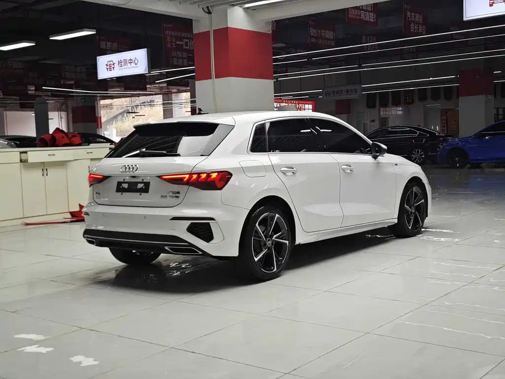 Audi Audi A3 Sportback 35 TFSI 2022 Fashion Sport Model 2023 - thumbnail 3