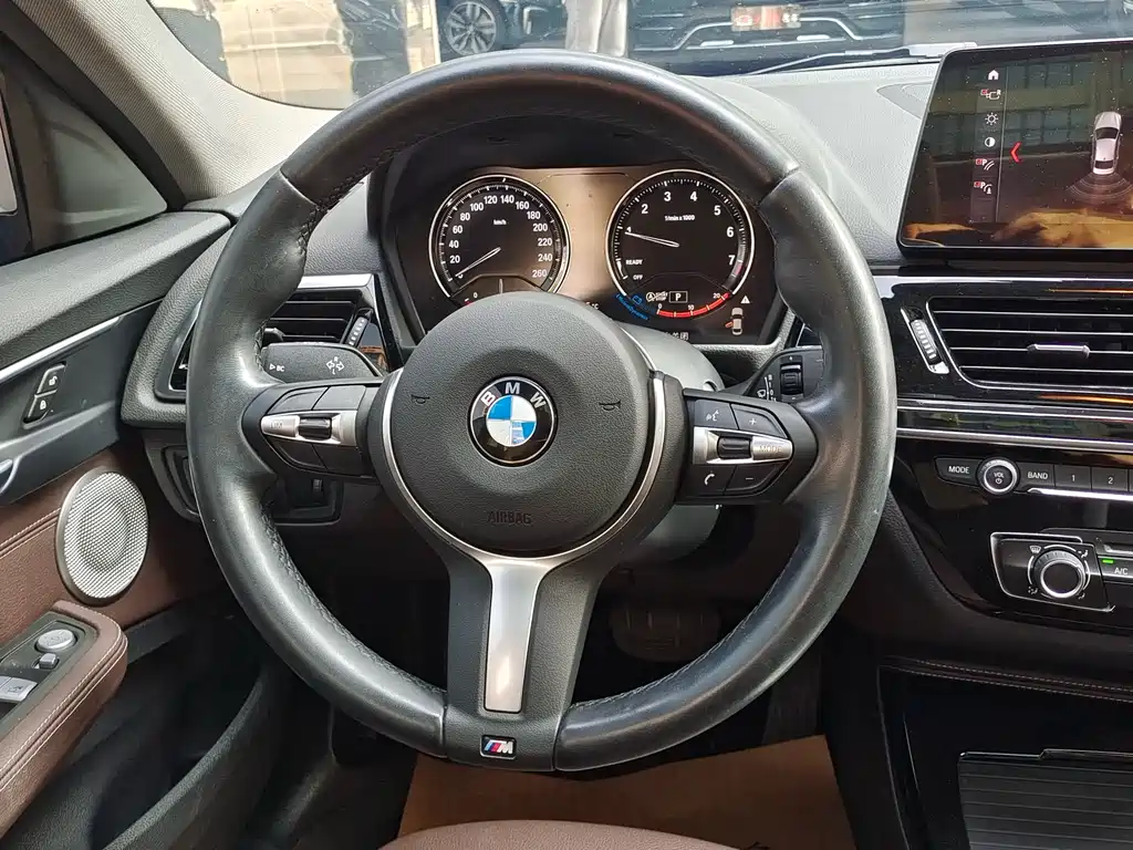 BMW BMW 1 Series 2023 120i M Sport Shadow Edition 2023 - thumbnail 9