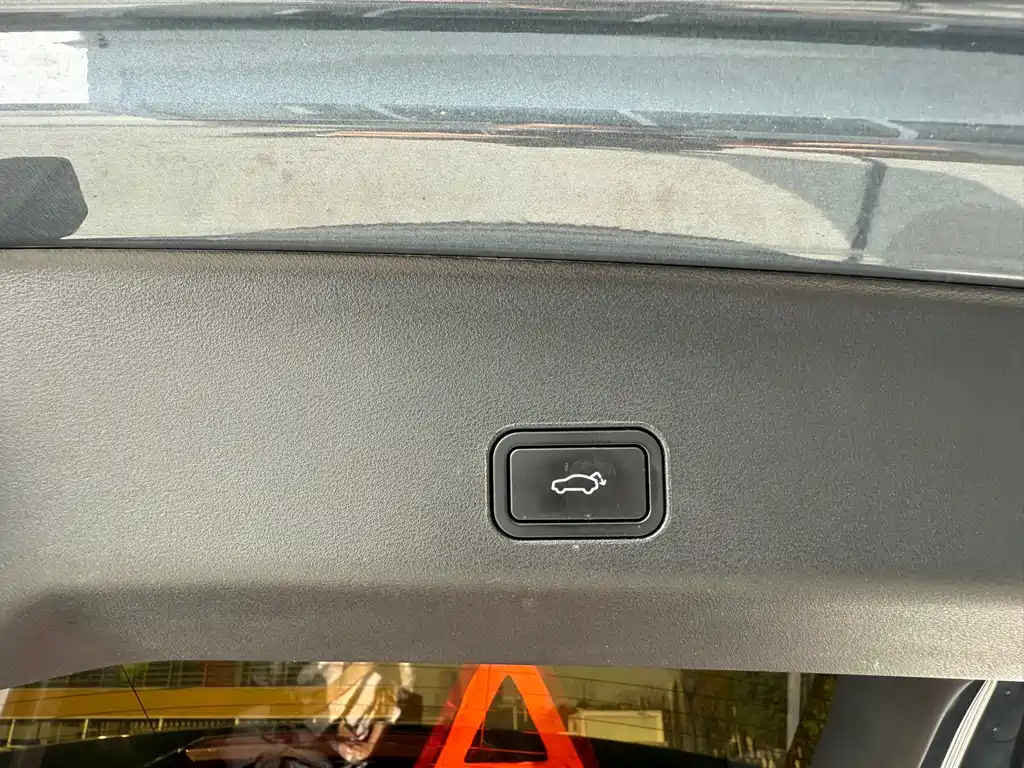Geely Auto Xingyue L 2022 1.5T Raython Hi·F Hybrid Version Super Rui 2023 - thumbnail 11