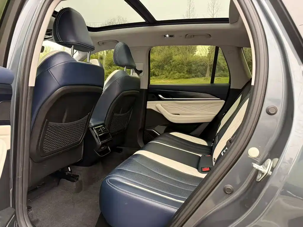 Geely Auto Xingyue L 2022 1.5T Raython Hi·F Hybrid Super Swift 2022 - thumbnail 4
