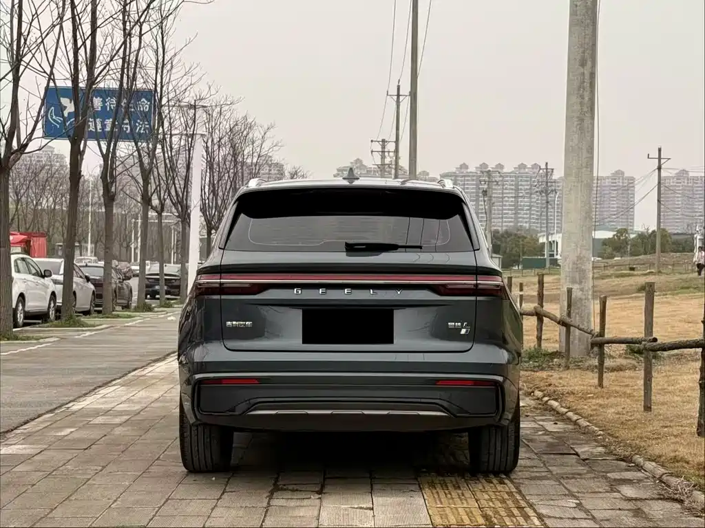 Geely Auto Xingyue L 2022 1.5T Raython Hi·F Hybrid Super Swift 2022 - thumbnail 9