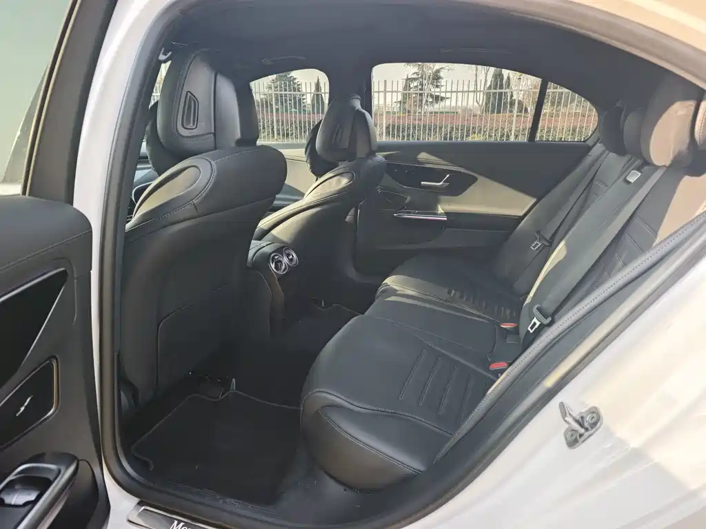 Mercedes-Benz Mercedes-Benz C-Class Plug-in Hybrid 2025 C 350 eL 2024 - thumbnail 17