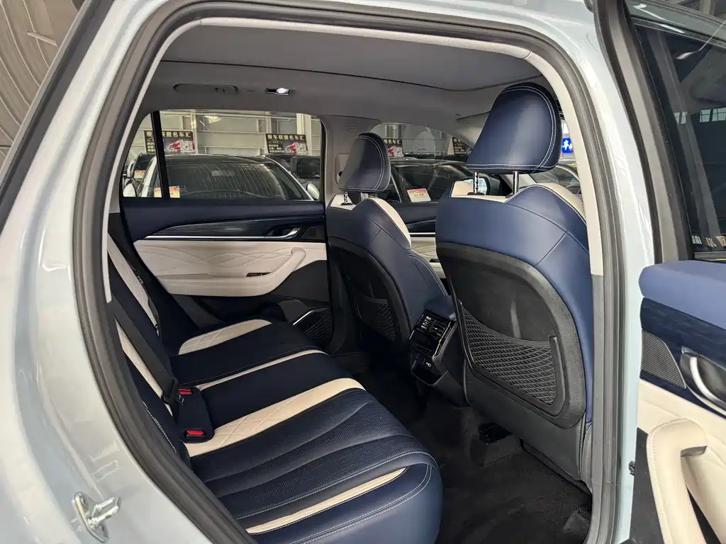 Geely Auto Xingyue L 2022 1.5T Raython Hi·F Hybrid Super Swift 2022 - thumbnail 13