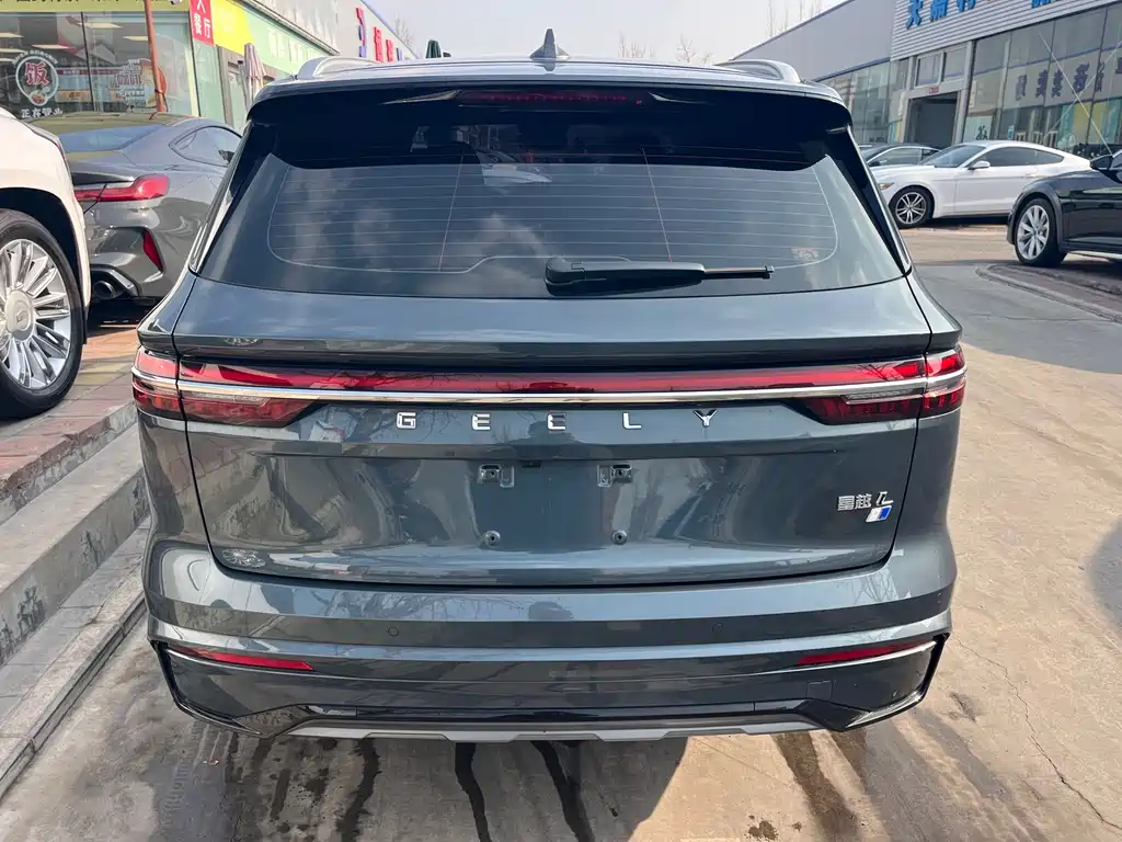 Geely Auto Xingyue L 2022 1.5T Raython Hi·F Hybrid Super Swift 2022 - thumbnail 3