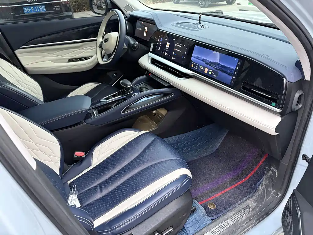 Geely Auto Xingyue L 2022 1.5T Raython Hi·F Hybrid Super Swift 2023 - thumbnail 4