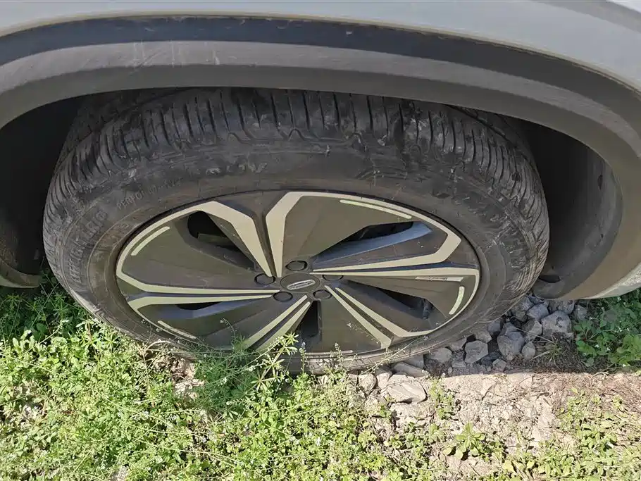 Geely Auto Xingyue L 2022 1.5T Raython Hi·F Hybrid Version Super Swift 2022 - thumbnail 6