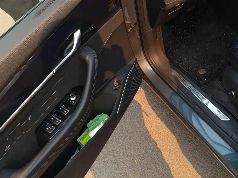 Geely Auto Xingyue L 2022 1.5T Raython Hi·F Hybrid Version Super Rui 2022 - thumbnail 7