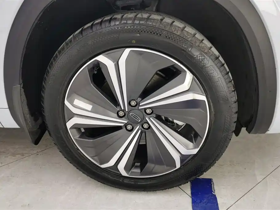 Geely Auto Xingyue L 2022 1.5T Raython Hi·F Hybrid Version Super Rui 2022 - thumbnail 5