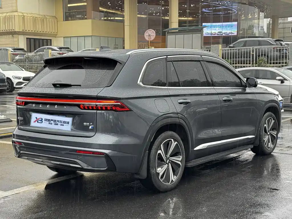 Geely Auto Xingyue L 2022 1.5T Raython Hi·F Hybrid Version Super Swift 2022 - thumbnail 5