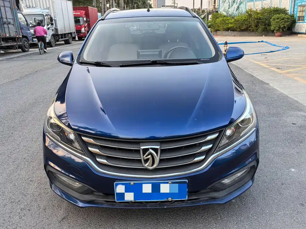 Baojun Baojun 310W 2017 1.5L Manual Comfort Model国V Wait, let me correct that - the "国V" (Guo V) refers to China's emission standard and isn't part of the international model name. The internationally accepted translation would be: Baojun 310W 2017 1.5L Manual Comfort Model 2018 - thumbnail 2