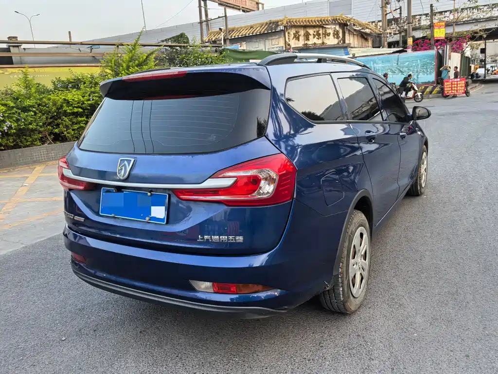 Baojun Baojun 310W 2017 1.5L Manual Comfort Model国V Wait, let me correct that - the "国V" (Guo V) refers to China's emission standard and isn't part of the international model name. The internationally accepted translation would be: Baojun 310W 2017 1.5L Manual Comfort Model 2018 - thumbnail 7