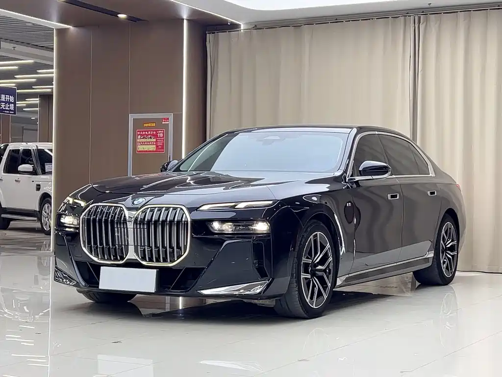 BMW BMW 7 Series 2023 735Li M Sport Package 2024